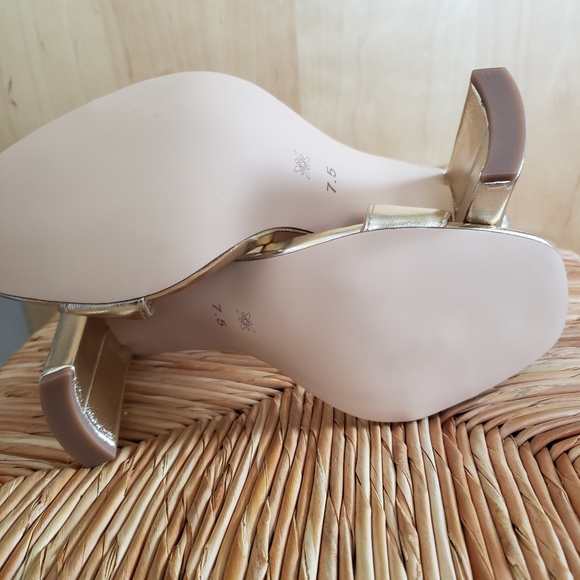 BCBG Ankle Strap Sandals Size 7.5 NEW! - Picture 7 of 10